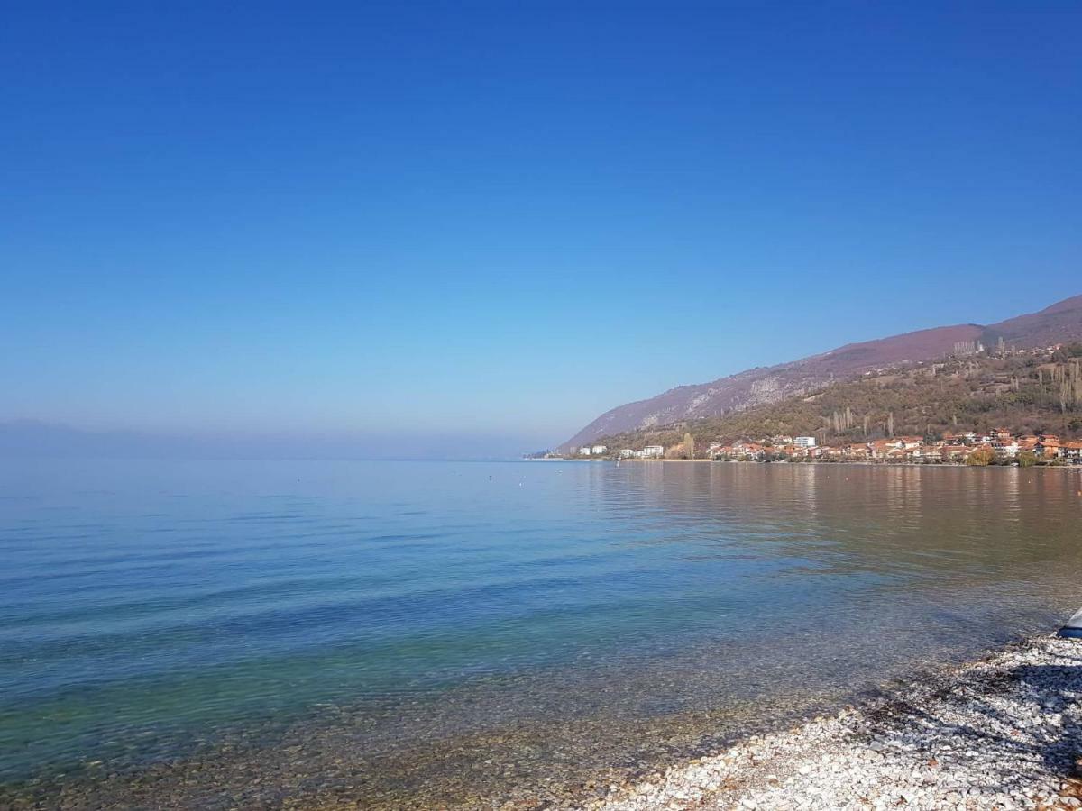 Et Larum Пештани Экстерьер фото