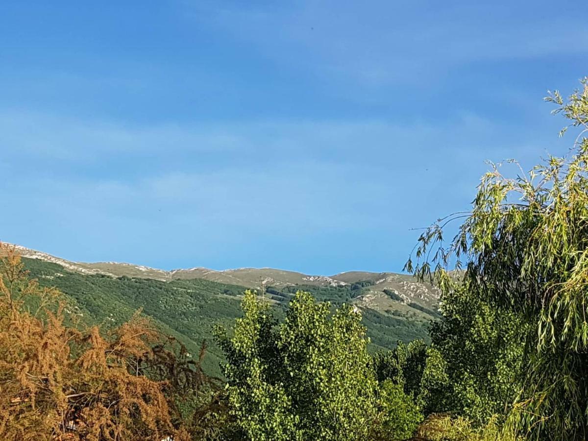 Et Larum Пештани Экстерьер фото
